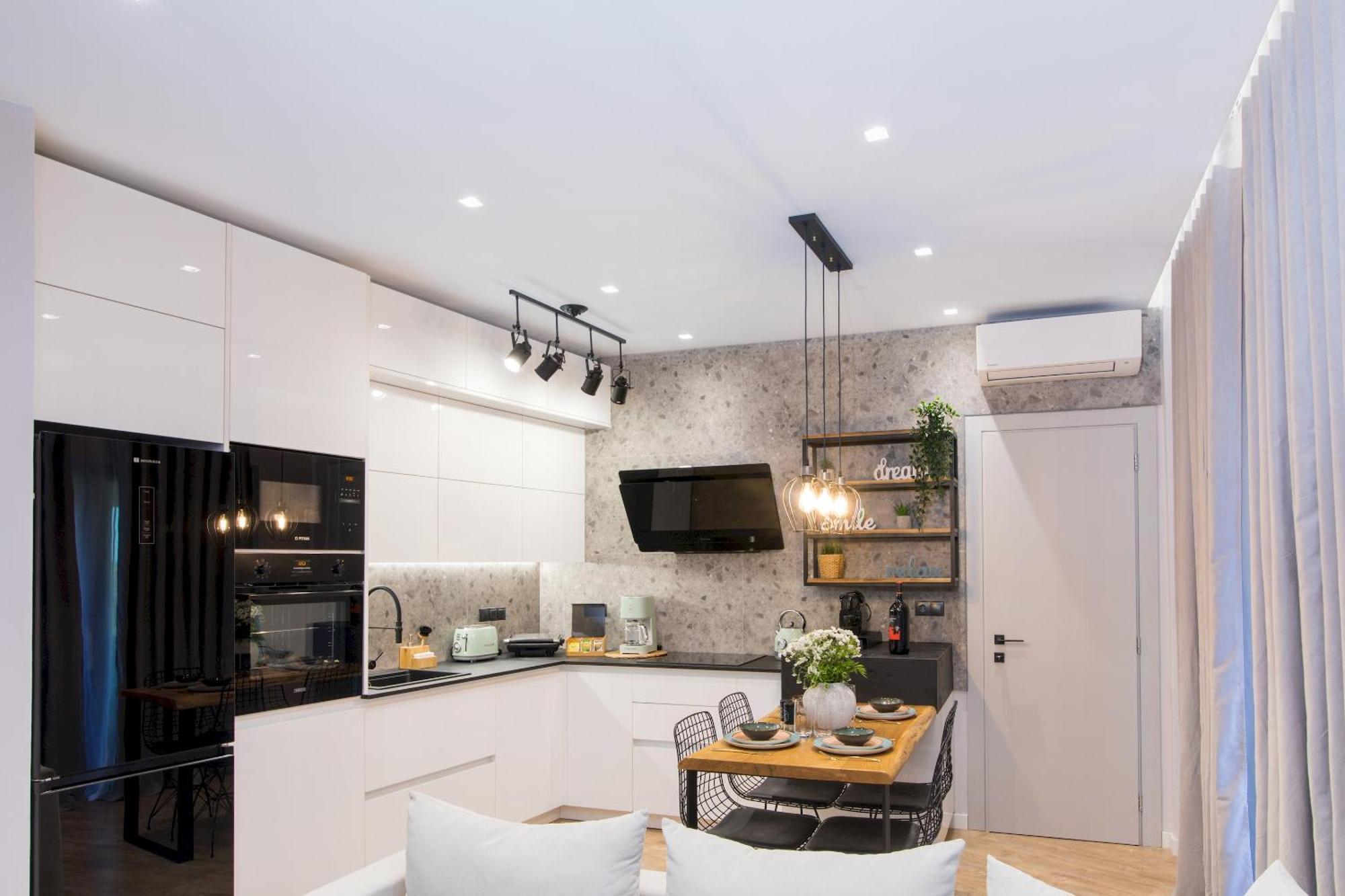 Andromache & Rafael's Nest Apartment *